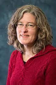 Marnie Castle's Instagram, Twitter & Facebook