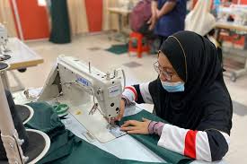 What does tukang kasut mean in english? Thank You Mom For Teaching Kak Ngah How To Sew Usim Universiti Sains Islam Malaysia