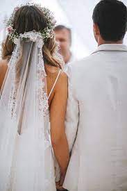 Flower Crown And Veil Wedding Hairstyle Ideas Weddingcrowns Schleier Hochzeit Frisur Hochzeit Hochzeitsfrisuren