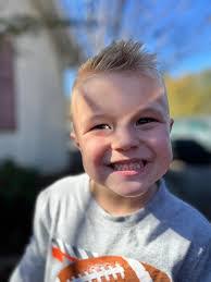 Chloe Cantrell's Instagram, Twitter & Facebook