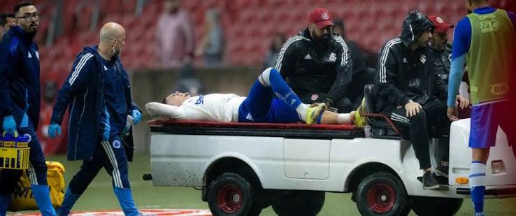 Gabriel Pec sofre fratura na perna em estreia como titular pelo Cruzeiro