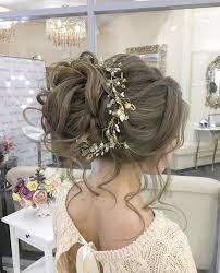 Hochzeitsbevorzugungen Durchschnitt Kosten Viele Eheringe Cartoon Wedding Day Hairstyles Hochzeit Frisur Braut Unordentliche Frisur Brautfrisur