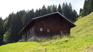 Das gepflegte und komfortable objekt bietet eine herrliche aussicht auf die allgäuer alpen. Datei Oberstdorf Vordere Falkenberg Alpe Jpg Wikipedia