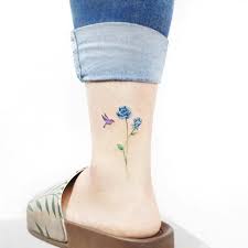 Die blumen, vögel, bäume und andere natürliche motive sind viel in tattoos für mädchen. 1001 Ideen Fur Tattoo Am Fuss Am Knochel Oder An Der Wade