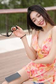 徐珺大哥风吹得眼睛睁不开[微风] 日常忘记发微博[doge] | 0xu图库