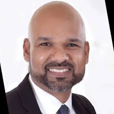 Why Insecure Leaders Fear Smart People