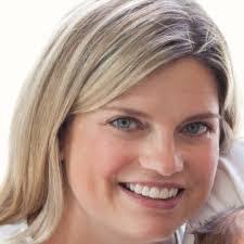 Elizabeth Burdge's Instagram, Twitter & Facebook