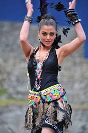 Zarah Like Our Page Https Www Facebook Com Zarahclothing Mode Fur Frauen Mode Indische Schauspielerinnen