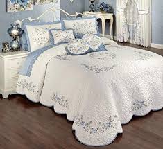 Pin By Colleen Anderson On Home In 2020 Bedroom Vintage Chic Bedroom Shabby Chic Bedrooms