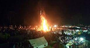 Check spelling or type a new query. Kemeriahan Perayaan Api Unggun Di Malam Puncak Hari Pramuka Kecamatan Purabaya Sukabumi
