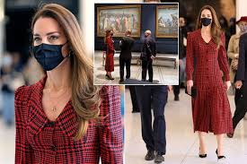 Her husband, prince william, duke of cambridge. Kate Middleton Dazzles In Red At V A Museum As It Reopens For First Time After Lockdown Mirror Online