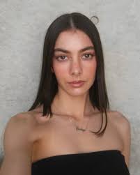 Penelope Bauer's Instagram, Twitter & Facebook