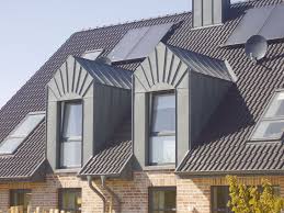 Gauben Und Schornsteinbekleidung Zinkblech Schiefergrau Gauben Bildrechte Rheinzink Dachgauben Haus Plane Haus