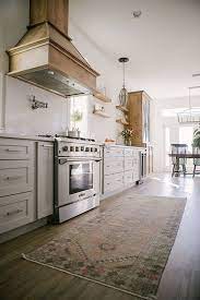 Carcaba Road Coastal Farmhouse Blog Jett Set Farmhouse Coastal Farmhouse Kitchen Kitchen Hood Design Kitchen Design