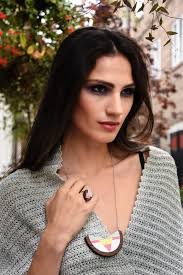 Ovij me nežno ... 💕🍁✨ Tunika in pajkice Renata Bedene Ogrlica in prstan  SUI Foto: Neli Strukelj Stajling: Jelena Prokovic Make up: Nina Jordanovski  Model: Ines Jordan