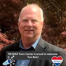 Mark Strosnider's Instagram, Twitter & Facebook