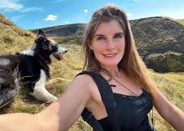 Amanda Owen sparks concern as ex Clive breaks silence on health | TV &  Radio | Showbiz & TV | Express.co.uk