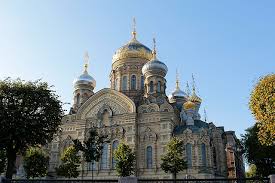 Wir sind ein team von designern, die aus unserem kleingedruckten studio in england heraus arbeiten. Bilder Sankt Petersburg Kirche Russland Tempel Stadte