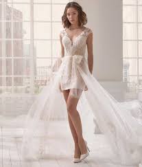 Abito da sposa con scollo a v attillato con piume avorio milanoo. Abiti Da Sposa Corti 2021 2022 60 Modelli Bellissimi Beautydea