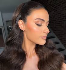 ELLIE ☀️ Totally in love with this very soft, effortless, summertime glam.  She looked absolutely flawless! MAKEUP @makeupbycarlyg #softglam  #bridalmakeup #naturalmakeup #wedding #makeuplooks Soft glam bridal makeup  Natural bridal makeup Philadelphia