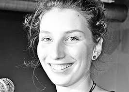 Junge Frauen, die ihre Meinung sagen wollen