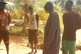 Le prochain tournoi de belote est à dans ce site à pour vocation de vous présenter tous les concours de belote organisés dans la différente région de france. Une Belote Pour Aider Les Jeunes Du Senegal L Eclaireur De Chateaubriant