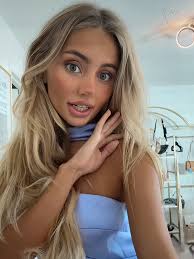 Well Versed Dress Selfie Leslie