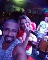 Juliana Pagung e Alex Meirelles , Sacudindo a galera de três Rios, foi  maravilhoso., #blocodoquintal #quintaldejorge