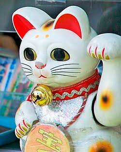 招き猫 - Wikipedia