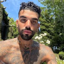 Meet Lionel Richie's hunky 'bad boy' son, Miles Brockman Richie: Nicole and  Sofia's brother is a budding model, restaurateur and musician