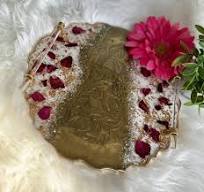 Geode Inspired Resin Tray With Rose Petals & Gold Leaf ...