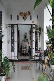 Ulasan model teras rumah minimalis terbaru 2021☑️ 27+ gambar desain teras rumah panjang, kecil, cantik, unik, mewah & sederhana di kampung⭐ teras sebagai bagian rumah paling depan yang mencerminkan suatu rumah, bisa dibilang bahwa teras rumah merupakan wajah dari sebuah rumah. 11 Teras Rumah Minimalis Dengan Dekorasi Tanaman Hias Lebih Cantik