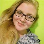 Amy Kinker's Instagram, Twitter & Facebook