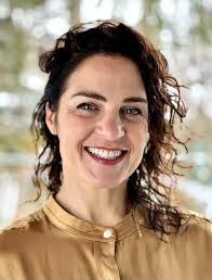 Danielle Black's Instagram, Twitter & Facebook