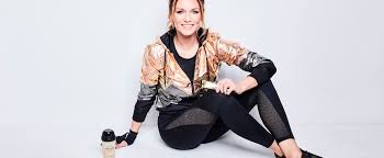 Tomán szabina tatabányán született, a tomán család harmadik gyermekeként. Arccal Az Egeszseg Fele Egeszsegturnera Indul Toman Szabina Arterego Kft