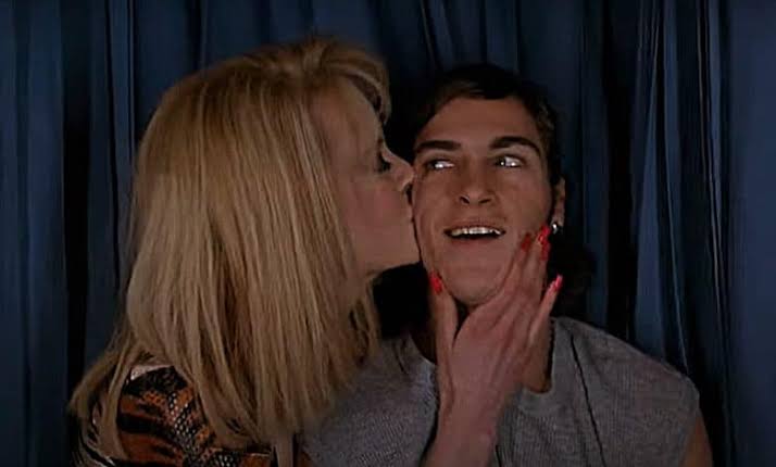 How 'To Die For' Predicted the Rise of Social Media Influencers - Hollywood  in Toto
