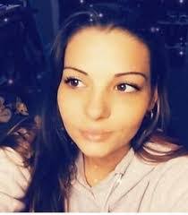 Stephanie Lowell's Instagram, Twitter & Facebook