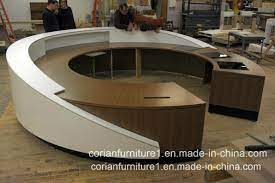 Einer der vielen verfügbaren artikel aus unserer couchtischeabteilung hier bei fruugo! Moderner Holzerner Fester Oberflachencorian Runder Buro Empfang Schreibtisch Foto Auf De Made In China Com