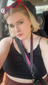 Miranda Mcdowell's Instagram, Twitter & Facebook