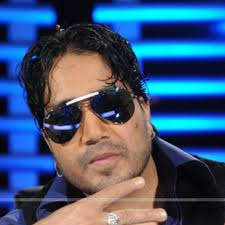 Stream Ugly Aur Pagli