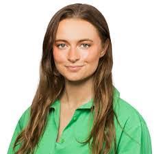 Phoebe Lawrence's Instagram, Twitter & Facebook