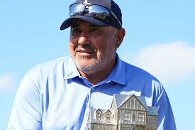 Imágenes de un día que el "Pato" no va a olvidar. 👏🏆🔝 Ángel Cabrera  🇦🇷, nuevamente, en lo más alto del golf mundial tras ganar el  @JamesHardieInv del @ChampionsTour. 🏅⛳️