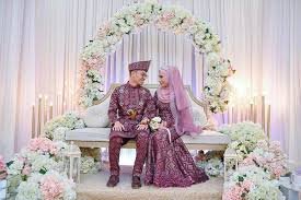 Baju pendamping pengantin perempuan yang nampak istimewa tentu akan membuat pestamu pun makin meriah.jika anda masih bingung, di tulisan ini kamu akan menemukan sekian banyak desain dengan opsi warna menarik. Penaberkala Mencari Bridal Terbaik Di Kelantan
