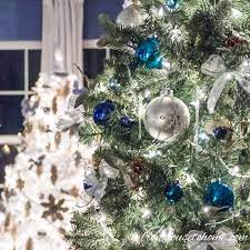 Check spelling or type a new query. 15 Elegant Christmas Tree Decorating Ideas