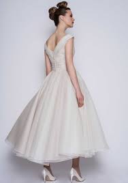 Amelie Loulou In 2020 With Images Tea Length Wedding Dress Vintage Wedding Dresses 50s Tea Length Wedding Dress