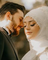 Couple Wedding Pictures Romantic Couplephoto Couplephotography Coupletravel Di 2020 Fotografi Perkawinan Perkawinan Pengantin Muslim