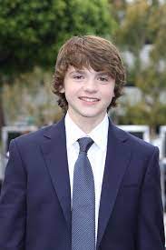 Joel courtney is an american actor known for his role in the 2011 film super 8 and for his starring role in the netflix films the kissing bo. This Is Joel Courtney He Plays Joe In Super 8 Best Actor Actors Actresses Actresses