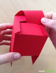 Nimm ein blatt papier und falte es vertikal und horizontal. Herzschachtel Falten Ohne Kleben Druckvorlage Anleitung Schachtel Basteln Basteln Mit Papier Basteln
