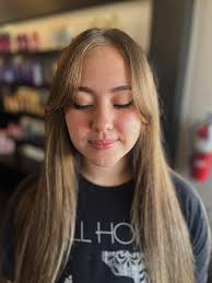 are there any salon assistant job openings in Macon?