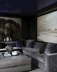27 masculine living room with a navy ceiling and a grey velvet sofa digsdigs wohnzimmer ideen wohnung dunkelblaues wohnzimmer innenarchitektur